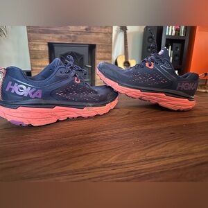 Hoka One One Size 9.5 woman’s
